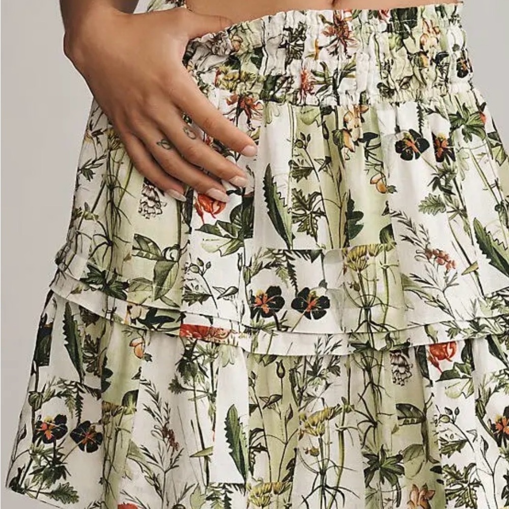 Anthropologie Lush Botanic print Tiered lined mini skirt.